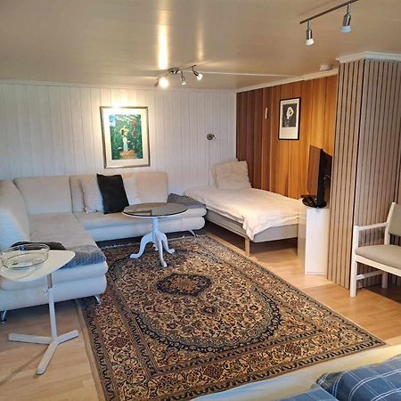 Apartment Tryms Vei 20A - Stor Leilighet Kristiansand Kültér fotó