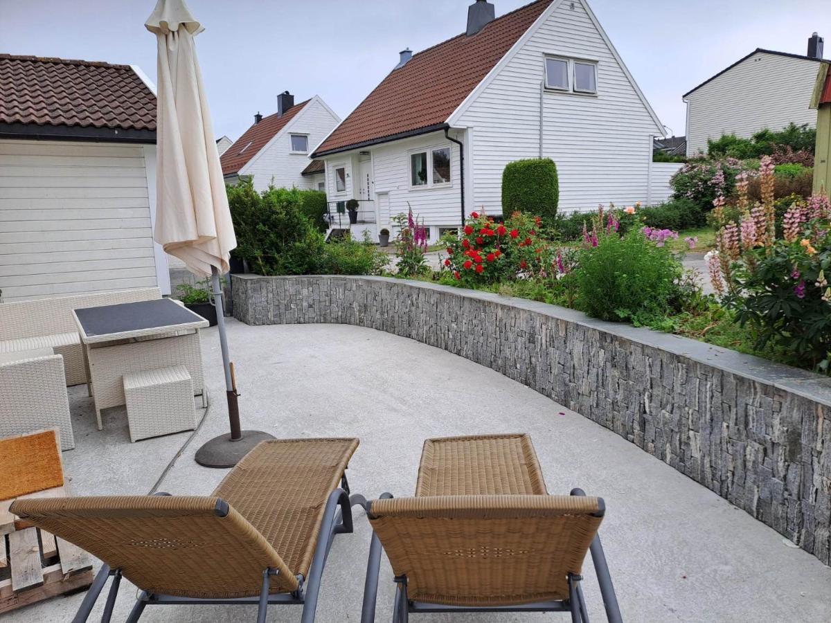 Apartment Tryms Vei 20A - Stor Leilighet Kristiansand Kültér fotó